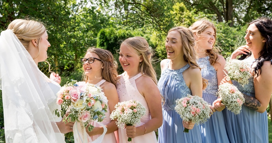 Image 1: Blooming Chic Flowers
