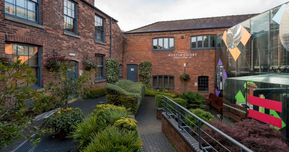 Image 1: Austin Court