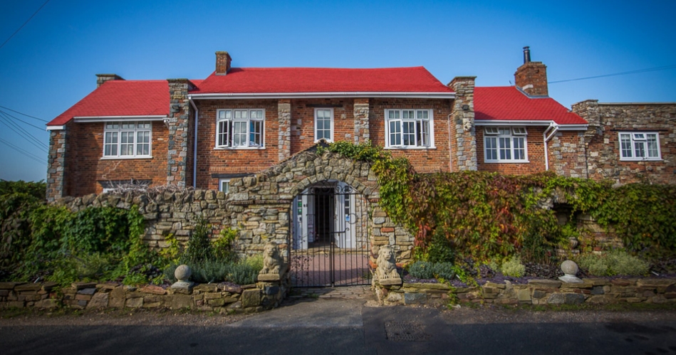 Image 1: Crescent Turner Hotel