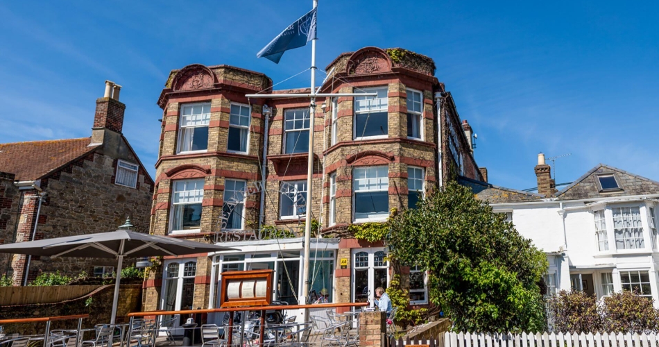 Image 1: Seaview Hotel