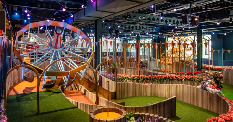 Image 1: Swingers, the crazy golf club (West End)