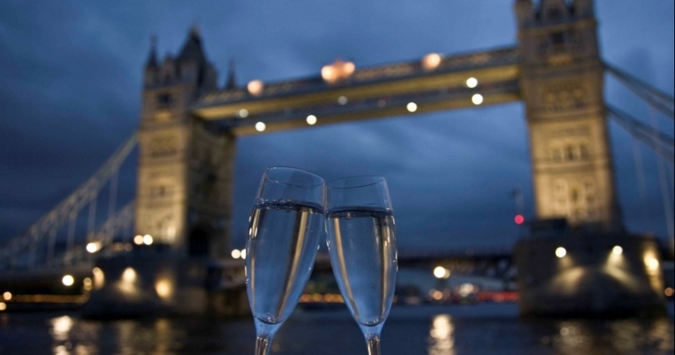 Image 3: City Cruises