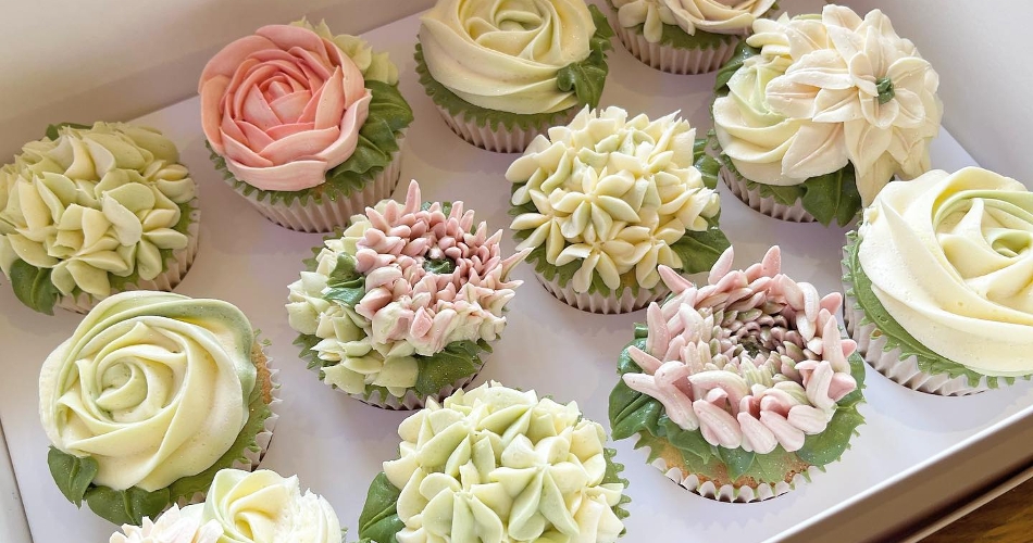 Image 1: Claire Hansen Cakes