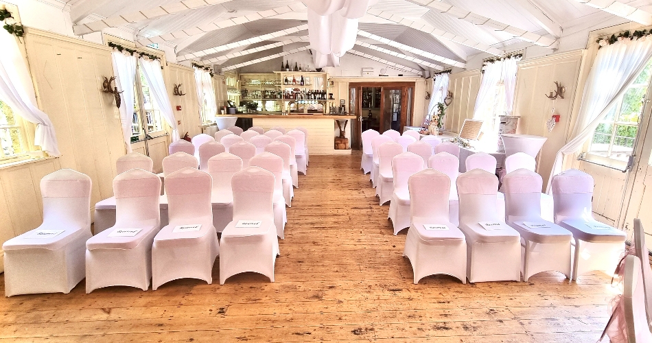 Image 2: Grove Ferry Inn