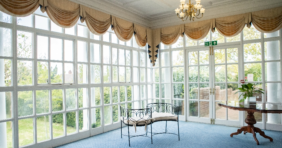 Image 2: The Mansion, Leatherhead