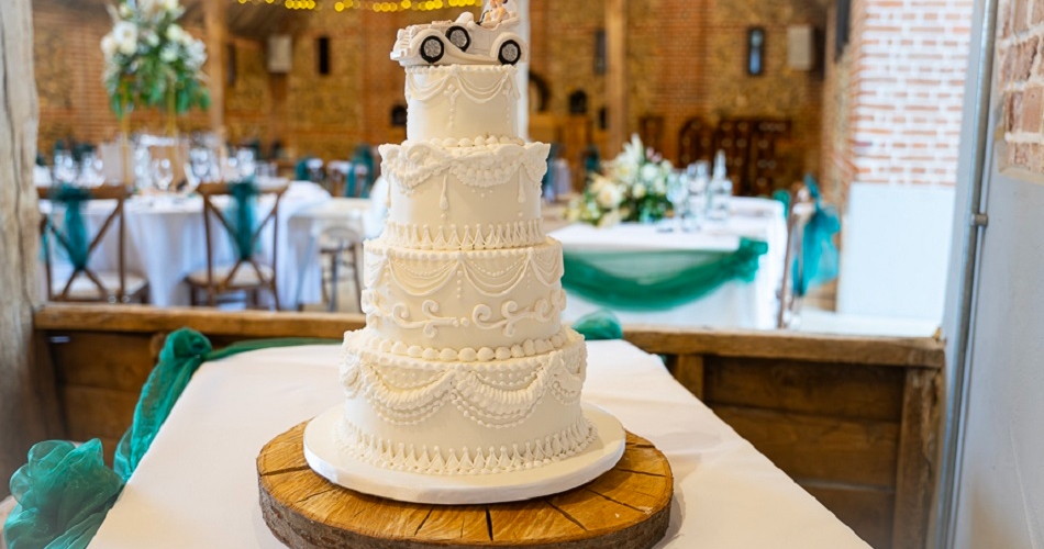 Image 3: Regency Cakes