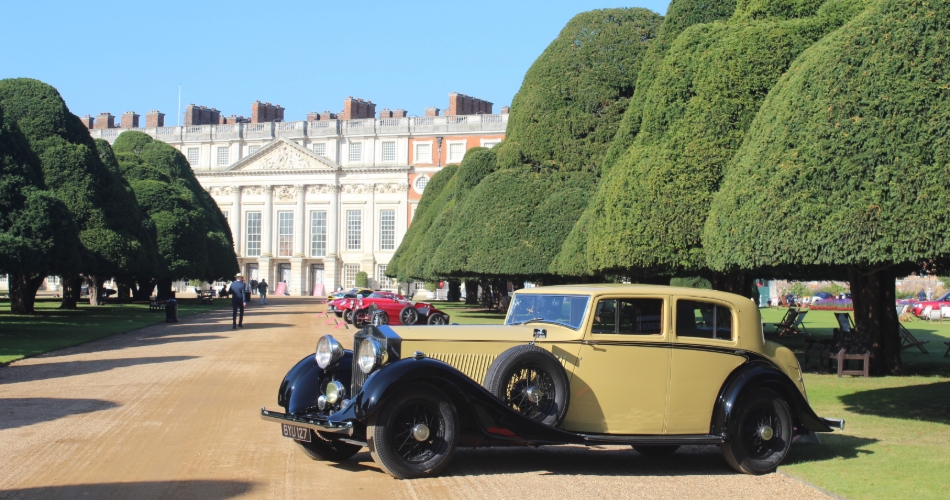 Image 2: Ultimate Classic Car Hire