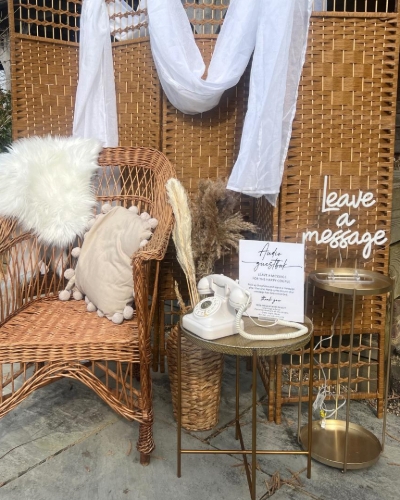 COMPLETE YOUR WEDDING WITH A FREE AUDIO GUESTBOOK