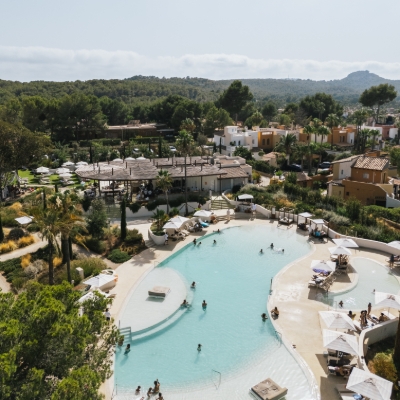 Honeymoon News: A canvas of calm