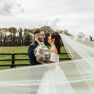 Real Wedding: Country house romance