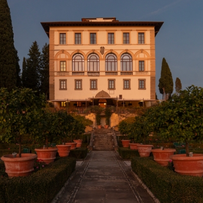 Honeymoon News: Love in the Florentine Hills