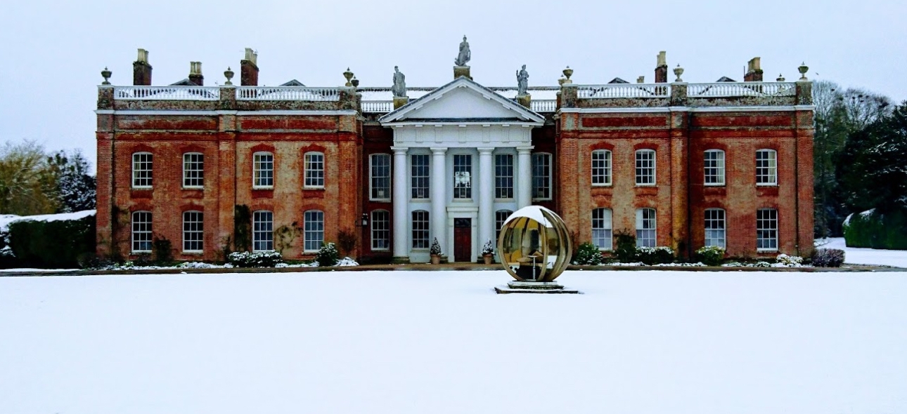 Hampshire venue offers magical winter wedding backdrop: Image 1