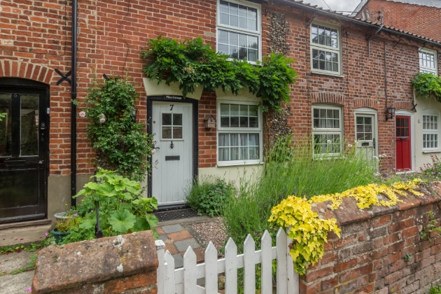 outside street view of flint cottage southwold