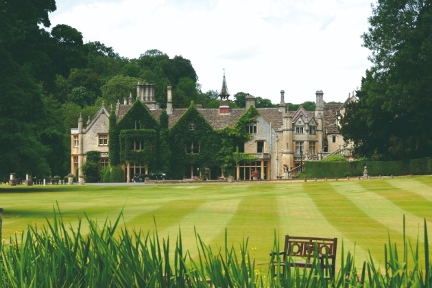 exterior of hotel with lawns