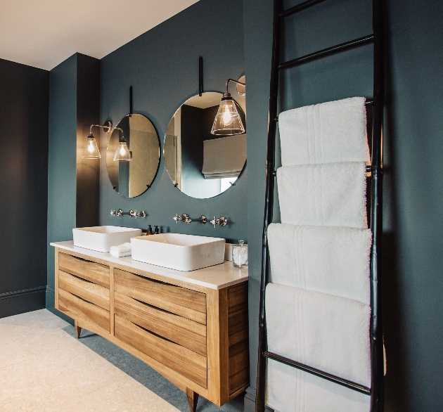 his and hers sinks with towel rail