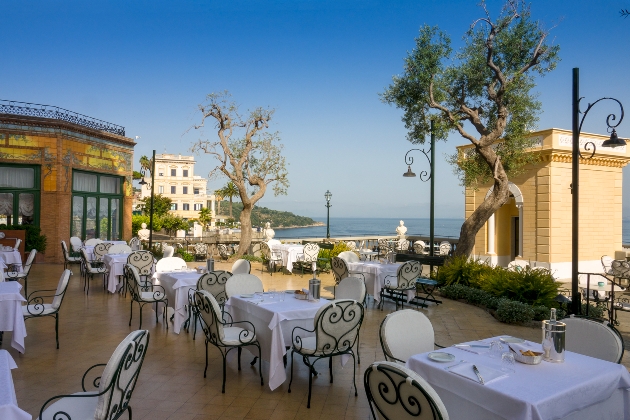 Outdoor restaurant at Grand Hotel Excelsior Vittoria