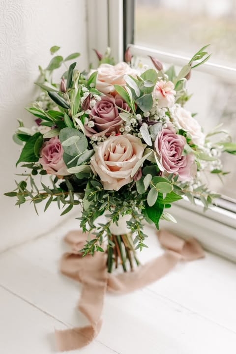 A bouquet of pink flowers