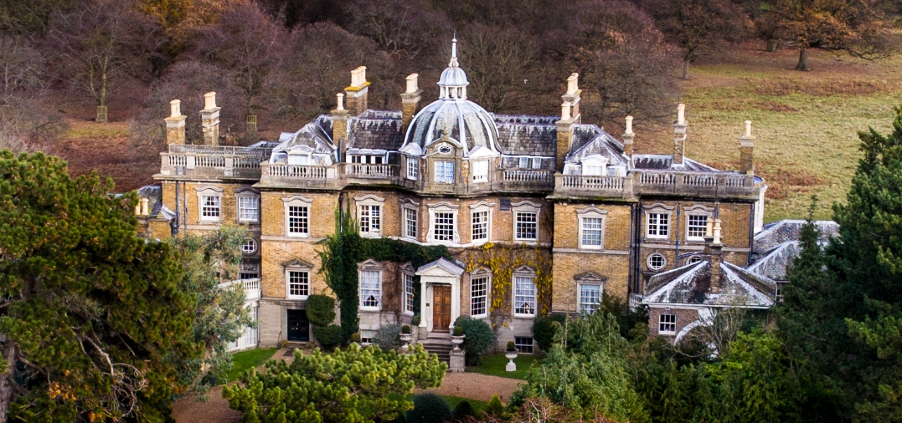 Hampton Court House aerial shot