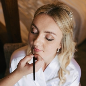 Eleanor Jayne Make-up Artistry
