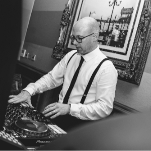 Neil Bullen - Wedding. Party. DJ