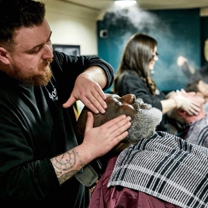 Bond’s Barbershop Winchester