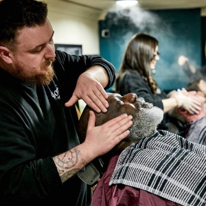 Bond’s Barbershop Winchester