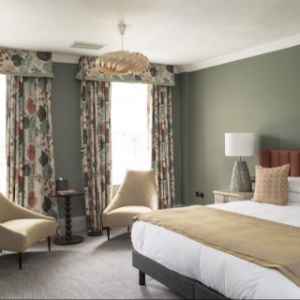 Bush Hotel Farnham