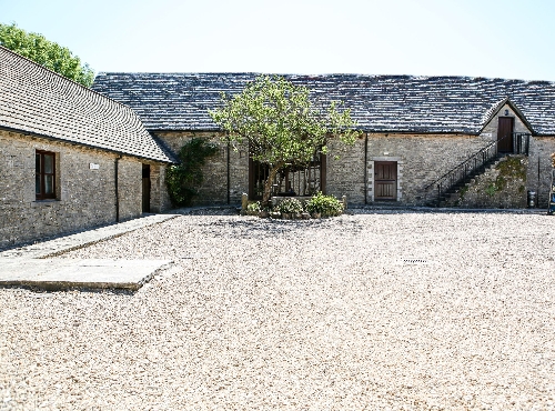 Image 2 from Kingston Country Courtyard